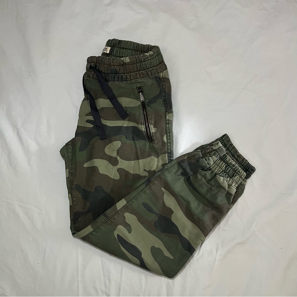 TNA women’s camo pants